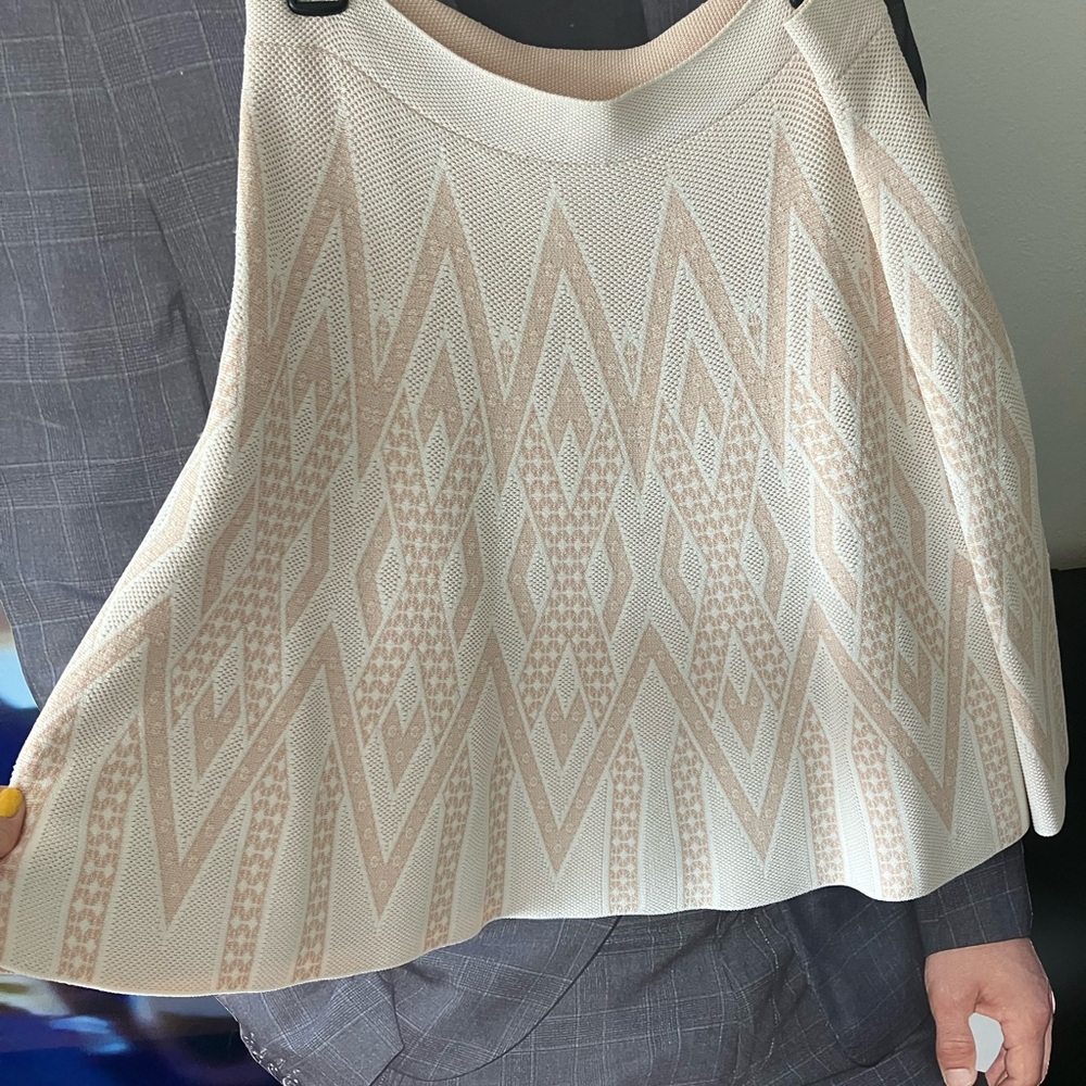 Cream/pink skirt, nice heavy material!